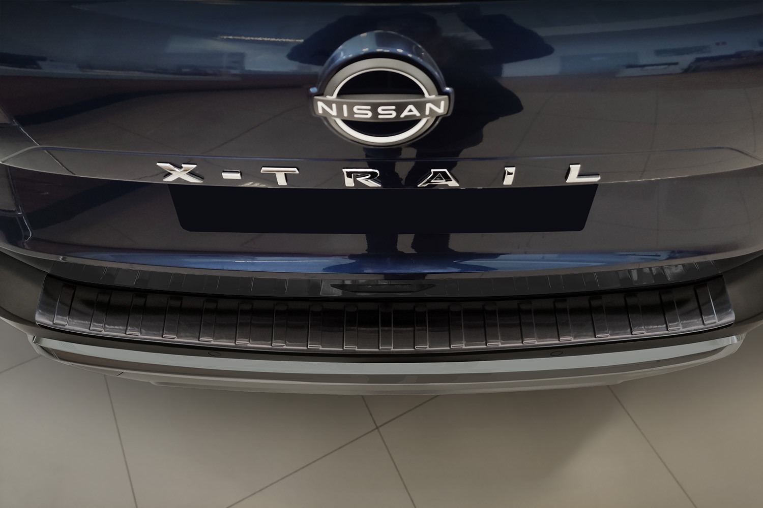 Ladekantenschutz Nissan X-Trail T33 Special Edition Edelstahl-Schwarz |  Zubehör | T33 | X-TRAIL | NISSAN | Giacuzzo Fahrzeugdesign